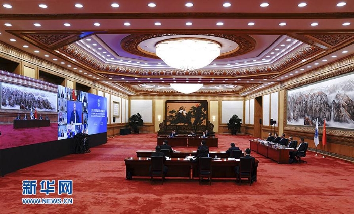 　　11月10日晚，国家主席习近平在北京以视频方式出席上海合作组织成员国元首理事会第二十次会议并发表重要讲话。新华社记者 丁林 摄