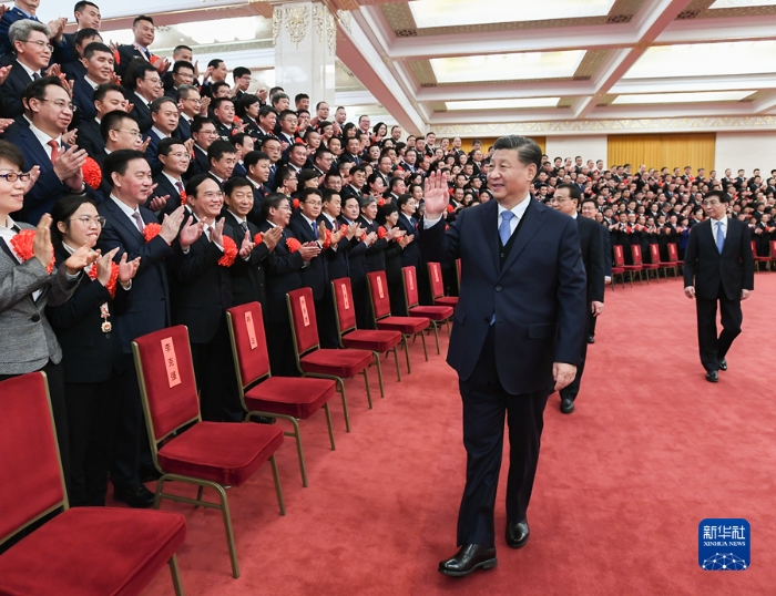 12月15日，党和国家领导人习近平、李克强、王沪宁、韩正等在北京人民大会堂会见平安中国建设表彰大会代表。新华社记者 谢环驰 摄