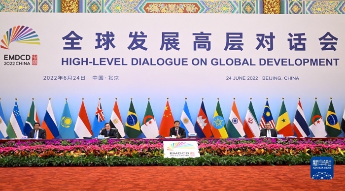 116月24日晚，国家主席习近平在北京以视频方式主持全球发展高层对话会并发表题为《构建高质量伙伴关系　共创全球发展新时代》的重要讲话。新华社记者 李学仁 摄