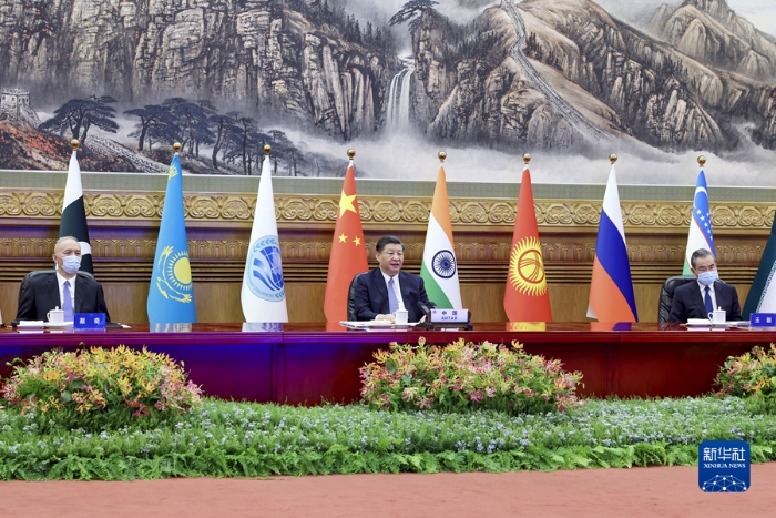 7月4日下午，国家主席习近平在北京以视频方式出席上海合作组织成员国元首理事会第二十三次会议并发表题为《牢记初心使命　坚持团结协作　实现更大发展》的重要讲话。新华社记者 刘彬 摄